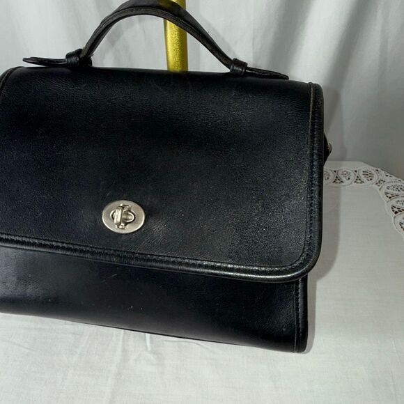 Vintage Coach Black Leather Station Bag 9870 No Strap Made in USA Turnlock Flap - Picture 3 of 15